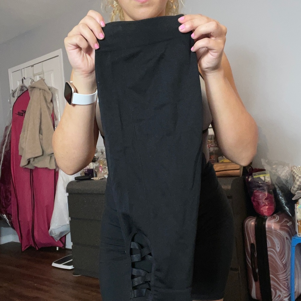 STYLE 409 Black Knee Length Bike Shorts, Size Large